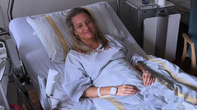 Die Sängerin musste schon wieder ins Krankenhaus.