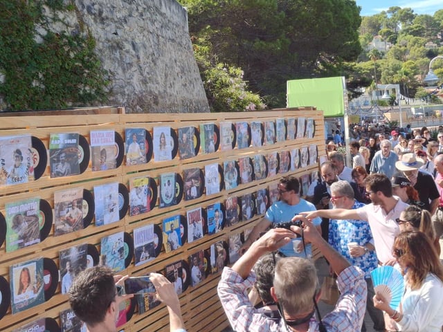 Pasas, cocas, embutidos y todos los sabores de la Marina en la barra infinita del D*na de Dénia (imágenes)