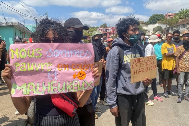 Manifestation contre les coupures répétées d'eau et d'électricité à Antananarivo, le 27 septembre 2025 à Madagascar