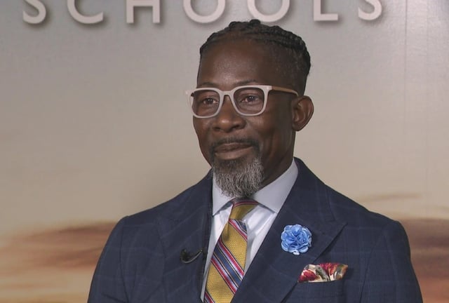 Ian Roberts fue arrestado por ICE tras un operativo que sorprendió a toda la comunidad educativa de Iowa. | Crédito: WOI Local 5 News