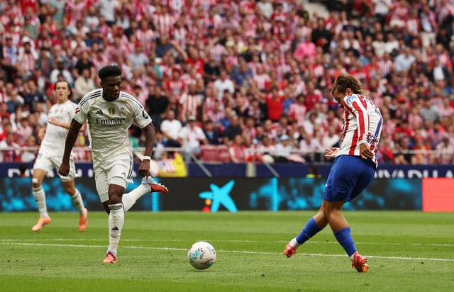 Soccer Football - LaLiga - Atletico Madrid v Real Madrid - Riyadh Air Metropolitano, Madrid, Spain - September 27, 2025 Atletico Madrid's Antoine Griezmann scores their fifth goal REUTERS/Violeta Santos Moura
