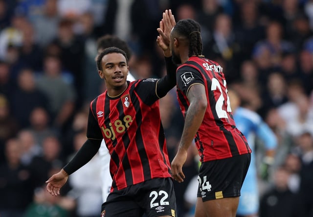 Soccer Football - Premier League - Leeds United v AFC Bournemouth - Elland Road, Leeds, Britain - September 27, 2025 AFC Bournemouth's Eli Junior Kroupi celebrates scoring their second goal with Antoine Semenyo REUTERS/Scott Heppell