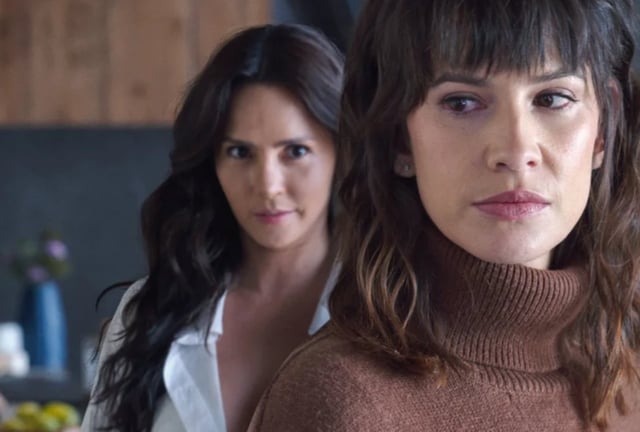 Carmen Villalobos y Laura Londoño brillaron en "La huésped" de Netflix (Foto: Netflix)