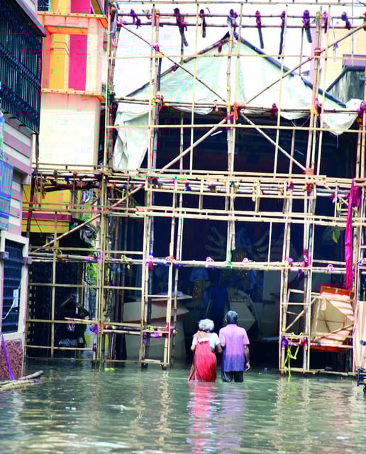 Heavy rain on Dashami, brief dry spells through Puja: MeT