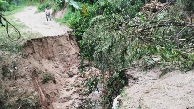 Un puente aéreo con víveres para Santa Rita Las Flores fue suspendido luego de que el alcalde rechazara la ayuda enviada por PC estatal