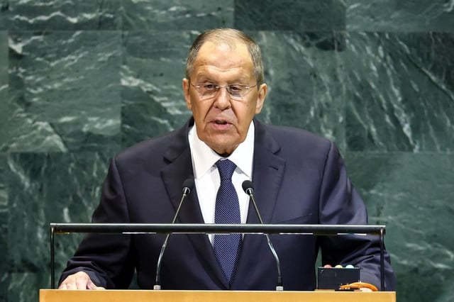 El ministro de Asuntos Exteriores ruso, Serguéi Lavrov, se dirige a la Asamblea General de las Naciones Unidas en la sede de la ONU en Nueva York el 27 de septiembre de 2025. Foto: CHARLY TRIBALLEAU / AFP
