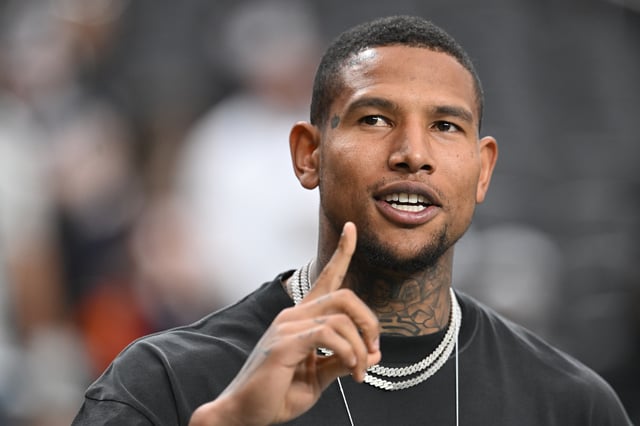 LAS VEGAS, NEVADA - NOVEMBER 24: NFL player Darren Waller looks on prior to a game between the Las Vegas Raiders and the Denver Broncos at Allegiant Stadium on November 24, 2024 in Las Vegas, Nevada.