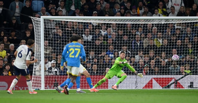 Soccer Football - Premier League - Tottenham Hotspur v Wolverhampton Wanderers - Tottenham Hotspur Stadium, London, Britain - September 27, 2025 Tottenham Hotspur's Joao Palhinha scores their first goal REUTERS/Jaimi Joy