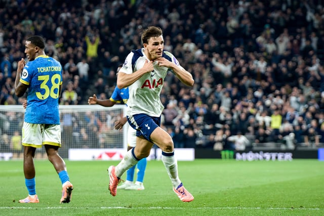 London, England, September 27 2025: Joao Palhinha 6 Tottenham Hotspur celebrates goal during the Premier League game between Tottenham Hotspur and Wolverhampton Wanderers at Tottenham Hotspur Stadium in London, England. Photo by Pedro Porru / Sports Press Photo / SPP PUBLICATIONxNOTxINxBRAxMEX Copyright: xPedroxPorrux/xSPPx Sportspressphoto_SPR33607