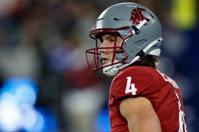 Zevi Eckhaus #4 of the Washington State Cougars on the sideline during the first half of the DirecTV Holiday Bowl against the Syracuse Orange at Snapdragon Stadium on December 27, 2024 in San Diego, California.