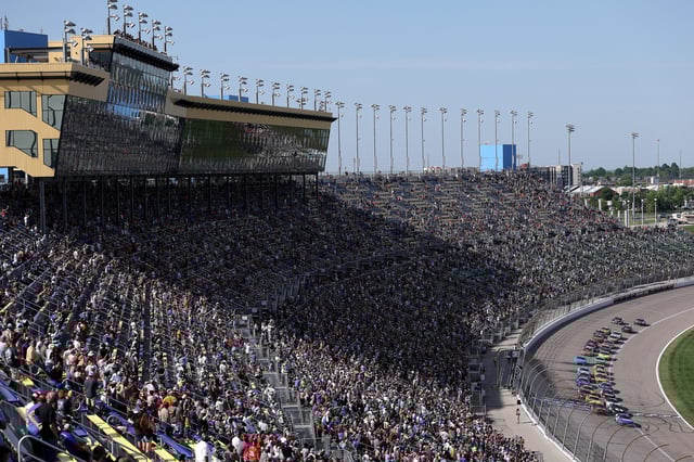 A general view of racing during the NASCAR Cup Series AdventHealth 400 at Kansas Speedway on May 11, 2025 in Kansas City, Kansas.