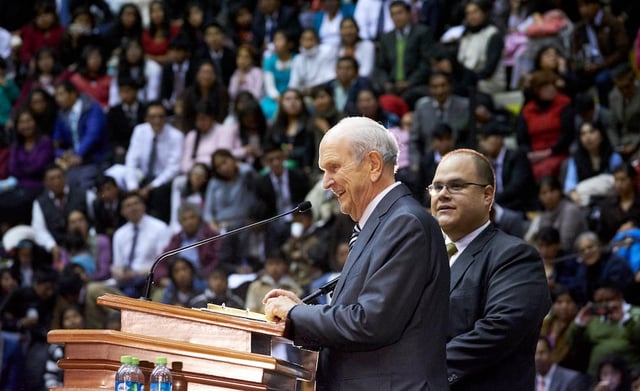 Thousands of Latter-day Saints in Bolivia listen as the Prophet, President Russell M. Nelson, speaks in Spanish during a Sunday devotional, Oct. 21, 2018, in the Polideportivo Heroes de Octobre in El Alto, Bolivia.
