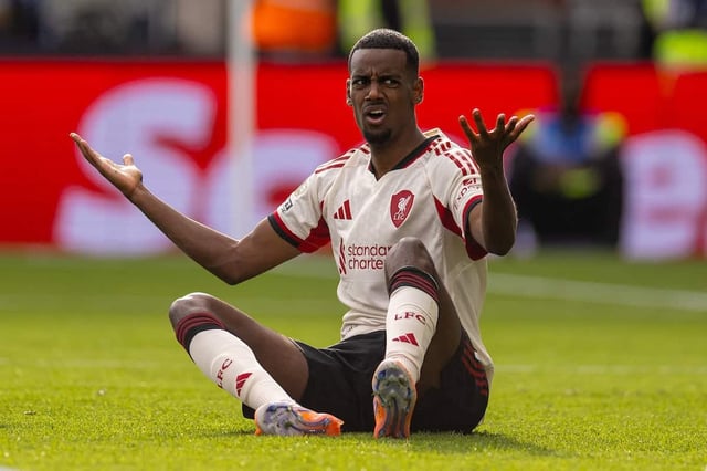 LONDON, ENGLAND - Saturday, September 27, 2025: Liverpool's Alexander Isak reacts to the challenge by Crystal Palace's goalkeeper Dean Henderson during the FA Premier League match between Crystal Palace FC and Liverpool FC at Selhurst Park. (Photo by David Rawcliffe/Propaganda)