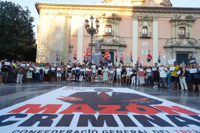 La décima manifestación contra Mazón por la dana