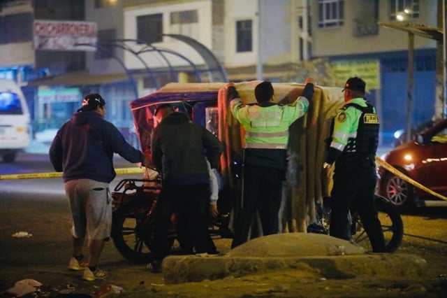 Asesinan a mototaxista frente a su esposa e hija en Comas. (Foto: GEC)