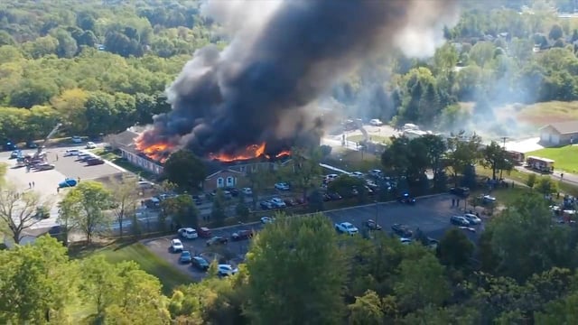 Schüsse und Feuer bei Gottesdienst in Michigan: 6 bis 8 Verletzte, Täter neutralisiert.