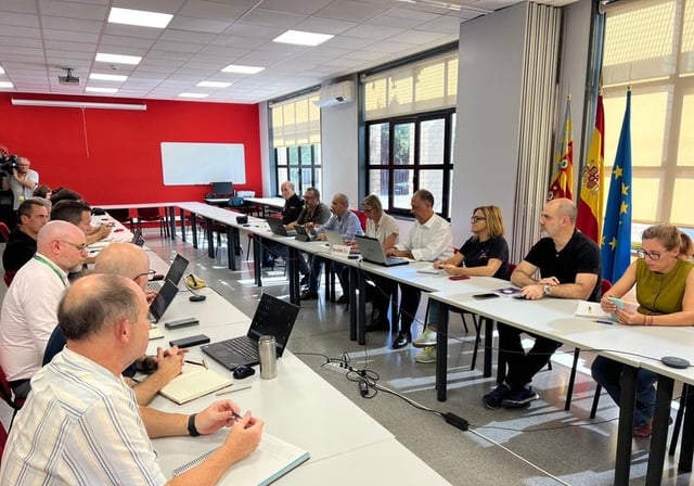 Imagen de la reunión convocada por Emergencias por la alerta roja por lluvias en Valencia