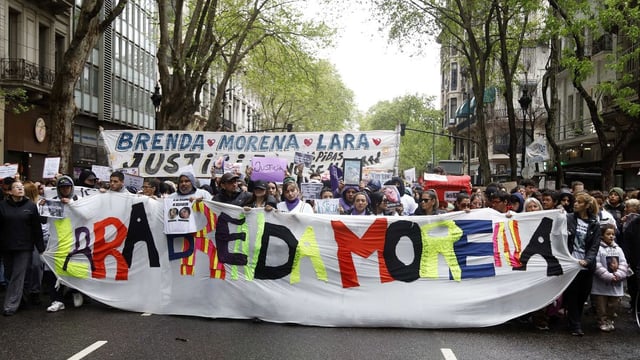 Los familiares de las tres víctimas participaron ayer de una marcha masiva en los alrededores del Congreso.