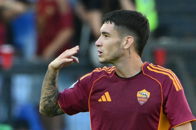El argentino Matías Soulé, de Roma, celebrando el 2-0 frente a Hellas Verona, en el estadio Olímpico