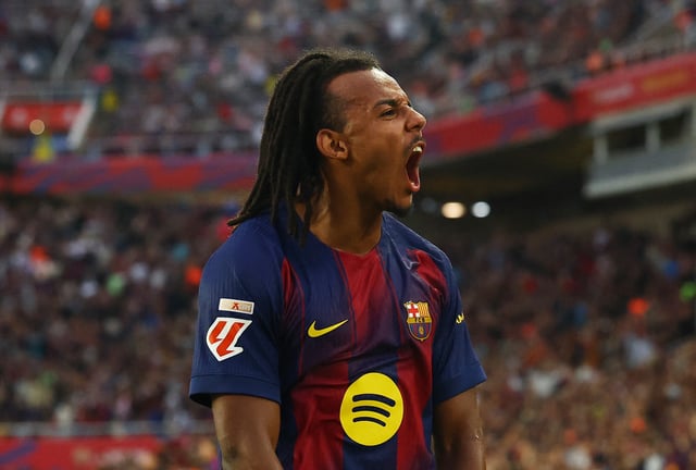Soccer Football - LaLiga - FC Barcelona v Real Sociedad - Estadi Olimpic Lluis Companys, Barcelona, Spain - September 28, 2025 FC Barcelona's Jules Kounde celebrates scoring their first goal REUTERS/Albert Gea