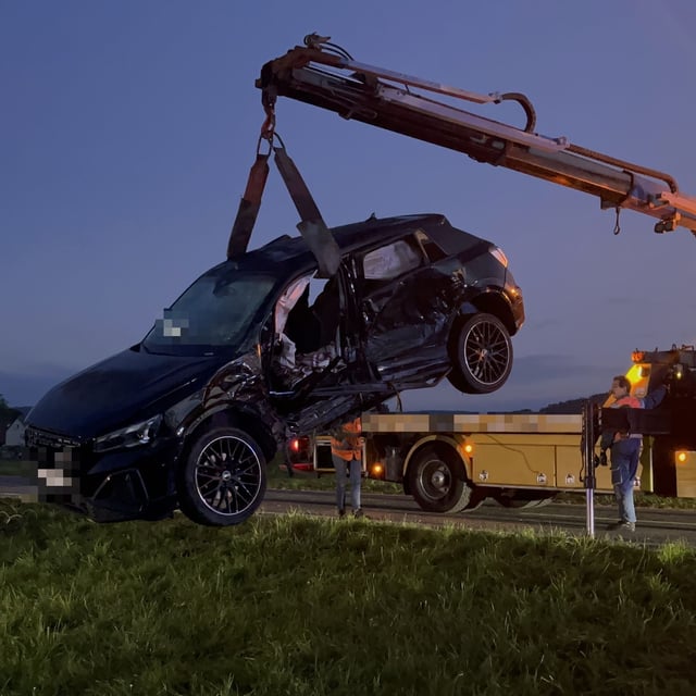 56-jähriger Mann stirbt bei fatalem Crash: Fünf weitere Personen werden verletzt