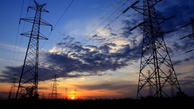 El Gobierno compensará a industrias que reduzcan el uso de electricidad en verano.