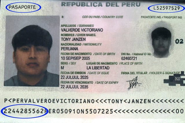 Algunas de las inconsistencias del supuesto pasaporte de Pequeño J difundida en la madrugada del sábado por el Ministerio de Seguridad de la Provincia de Buenos Aires