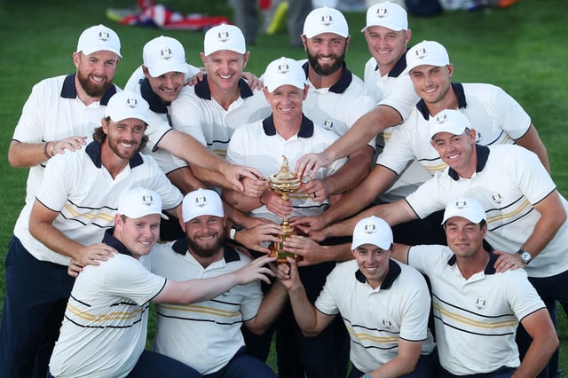Ein Foto für die Geschichtsbücher: Die Europäer um Kapitän Luke Donald (Mitte) verteidigten den Ryder Cup
