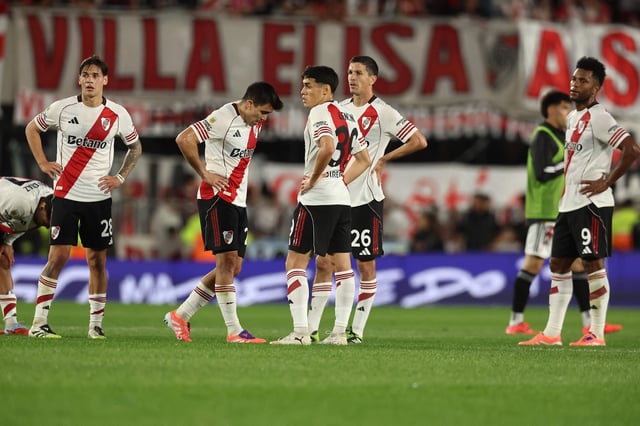 River Plate no encuentra respuestas para salir del mal momento: cuatro derrotas seguidas por primera vez en 15 años (Photo by ALEJANDRO PAGNI / AFP)