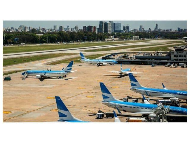 Aerolíneas Argentinas canceló vuelos este miércoles (NA/Archivo).