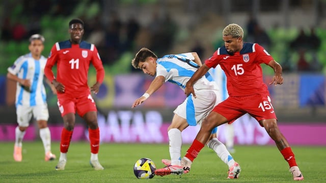 El pibe de Newell\'s Valentino Acuña fue titular en el triunfo argentino en el Mundial sub-20.