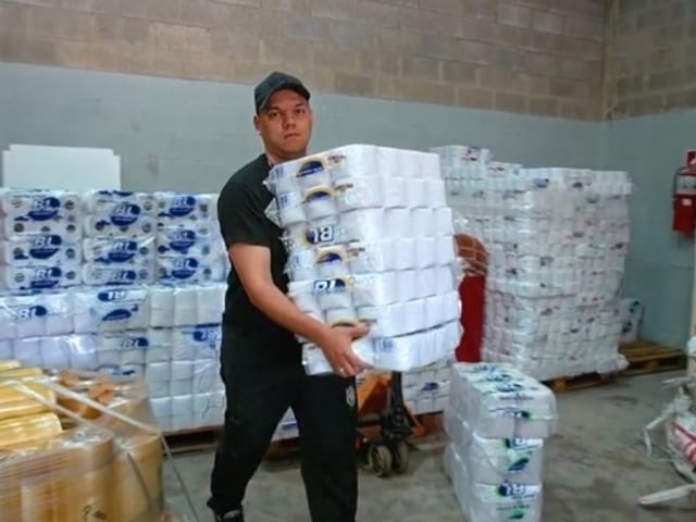 Brian Lanzelotta, en pleno momento de trabajo. Foto. captura video TN.