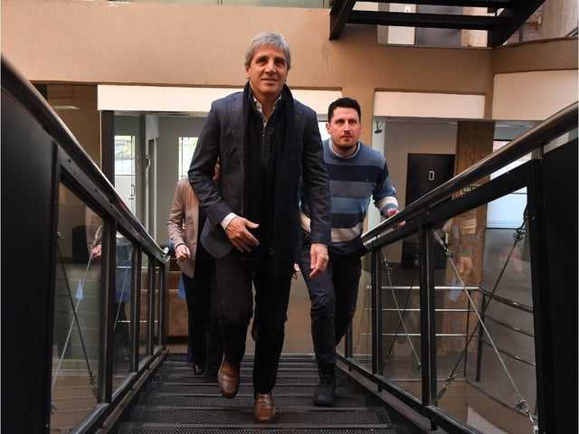 Luis Caputo no está muy interesado en exponer ante el Congreso