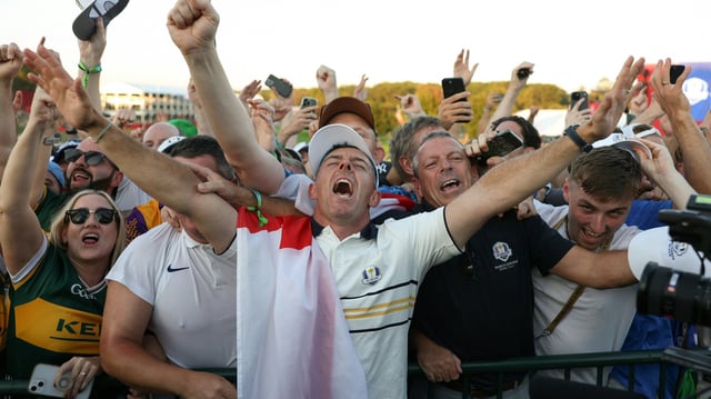 Rory McIlroy feiert den Sieg beim Ryder Cup