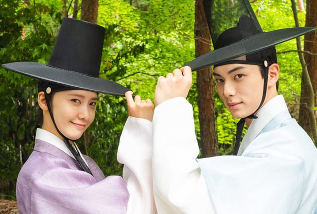 Los actores Im Yoon-ah y Lee Chae-min protagonizan la serie "Bon appétit, majestad" (Foto: Tving / Netflix)
