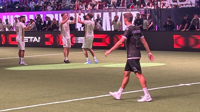 Glitzer-Start der Icon League in Hannover! Aber die Stars hatten einen schweren Stand.