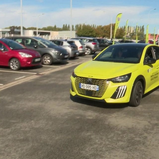 Le dispositif du leasing social destiné aux plus modestes est de retour en 2025. Mais seuls les 50 000 premiers candidats pourront bénéficier du programme, qui permet de rouler dans une voiture électrique pour moins de 200 euros par mois.