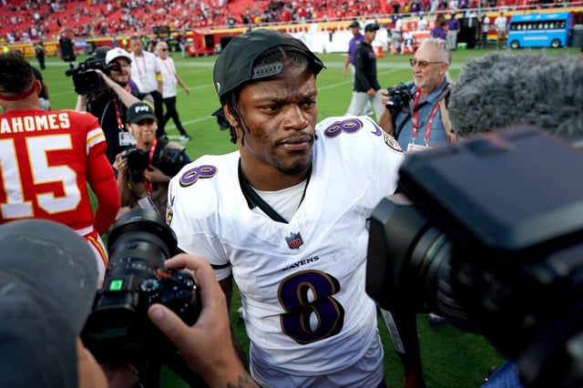 Baltimore Ravens quarterback Lamar Jackson heads off the field following an NFL football game against the Kansas City Chiefs Sunday, Sept. 28, 2025, in Kansas City, Mo. (AP Photo/Ed Zurga)