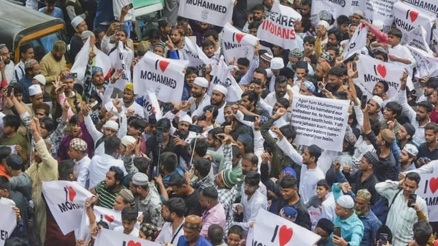 Protest against 'I Love Muhammad' graffiti on road turns violent in Ahilyanagar; 1 held, 30 detained