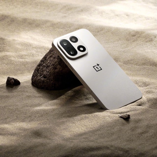 OnePlus 15 Promotional shots