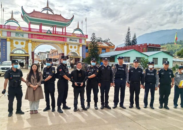 Telecom fraud suspects arrested in Myanmar are handed over to Chinese police on November 16, 2023. Photo: China’s Ministry of Public Security