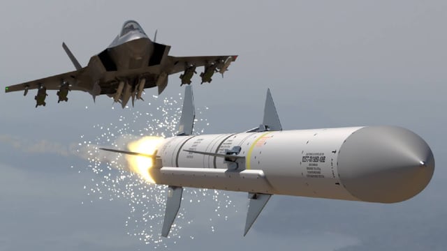 3D illustration of AIM-120 AMRAAM with active radar guidance system. Credit: Mike Mareen/Shutterstock.com.
