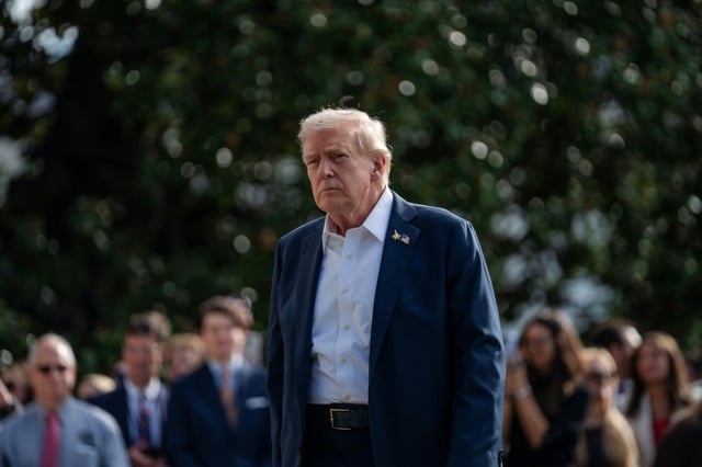 Le président américain Donald Trump à l'extérieur de la Maison Blanche, à Washington, le 26 septembre 2025