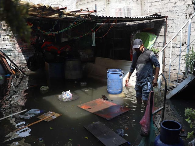 La basura y el deterioro de la infraestructura por hundimientos agravó los daños.