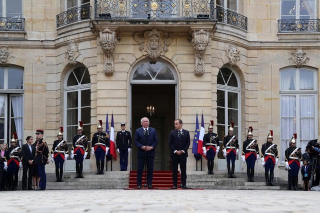 Depuis son arrivée à la tête du gouvernement, Sébastien Lecornu a limité les avantages de ses prédécesseurs et annoncé une baisse des moyens alloués à Matignon.