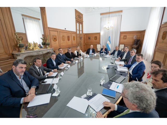 Se reactiva el Consejo de Mayo en la Casa Rosada para las reformas laboral y tributaria.