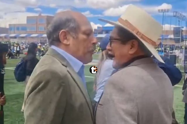 Congresista Héctor Valer escupió a periodista en Puno