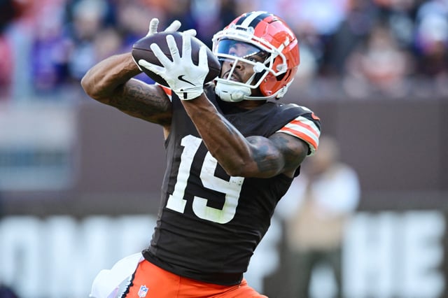 Oct 27, 2024; Cleveland, Ohio, USA; Cleveland Browns wide receiver Cedric Tillman (19) catches a touchdown during the fourth quarter against the Baltimore Ravens at Huntington Bank Field. Mandatory Credit: Ken Blaze-Imagn Images/ File Photo
