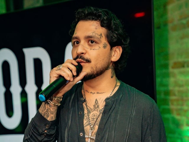 Christian Nodal arremete contra creadores de contenido y revela que lleva dos años en terapia