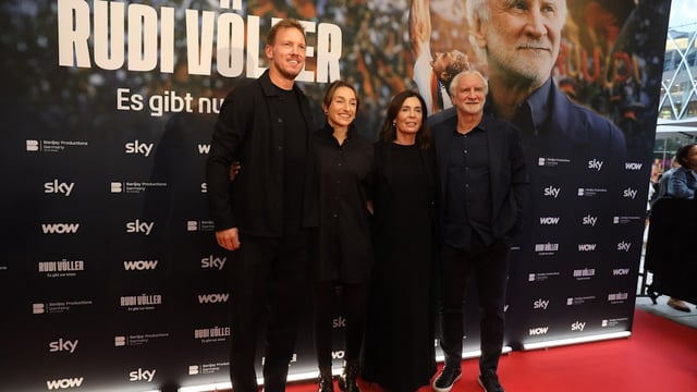Doku-Premiere in Frankfurt. Viele Ehrengäste feierten Rudi Völler (65).